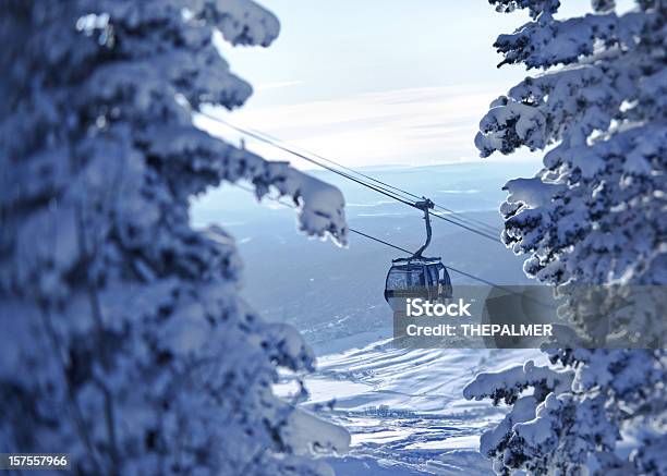 Photo libre de droit de Téléphérique Dans La Station De Ski banque d'images et plus d'images libres de droit de Colorado - Colorado, Décembre, Téléphérique