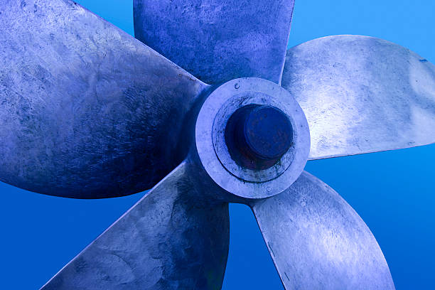 ship screw propeller - propellor stockfoto's en -beelden