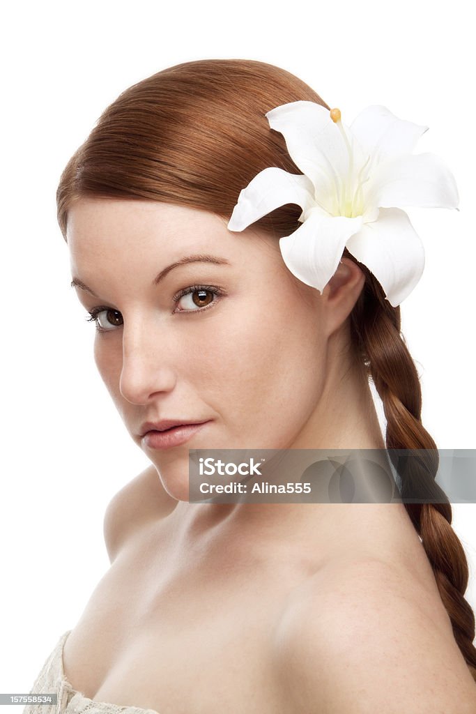 Natural Retrato de una joven hermosa mujer caucásica de pelo roja - Foto de stock de 20 a 29 años libre de derechos