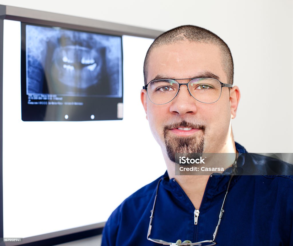 Dentista Retrato - Foto de stock de 30-34 Anos royalty-free