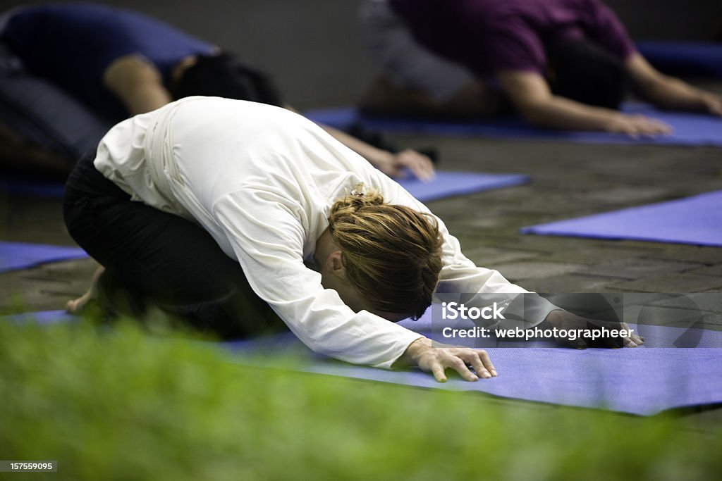 Cours de Yoga - Photo de Accroupi libre de droits