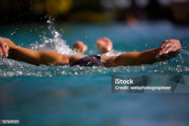 Schwimmen Stockfoto und mehr Bilder von Aktiver Lebensstil - Aktiver Lebensstil, Aktivitäten und Sport, Anstrengung