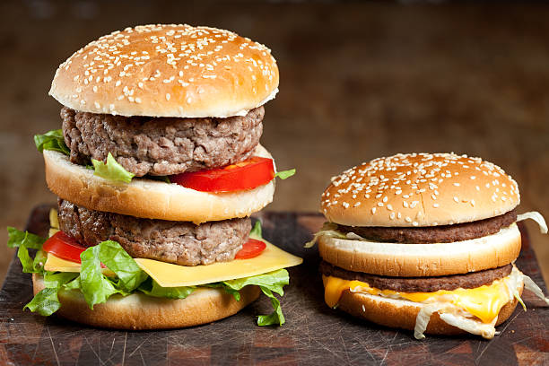 istock Fast food lies 157559733