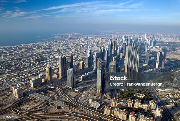 Veduta Aerea Dello Skyline Di Dubai - Fotografie stock e altre immagini di Autostrada - Autostrada, Dubai, Ambientazione esterna