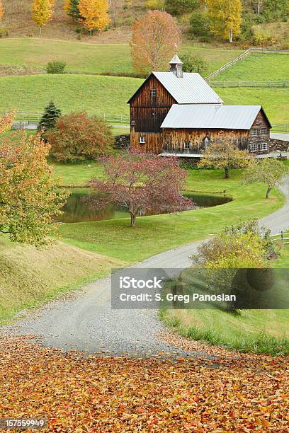 Vermont Farmhouse Stock Photo - Download Image Now - Agriculture, Autumn, Barn