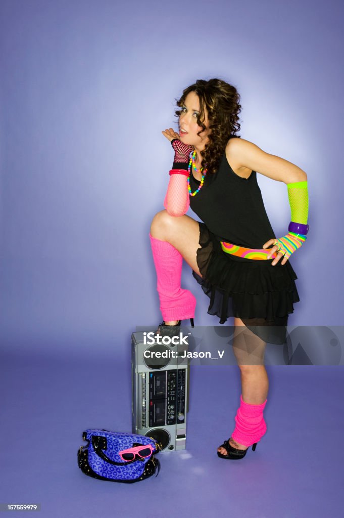 80 s fille debout près de La Boom Box - Photo de 1980-1989 libre de droits