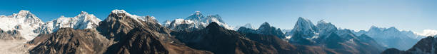 himalaya mega cimeira do monte everest panorama khumbu 8000 m picos nepal - mt pumori imagens e fotografias de stock