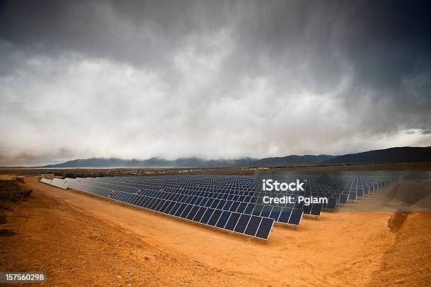 Pannelli Solari Farm - Fotografie stock e altre immagini di Impianto di energia solare - Impianto di energia solare, Nuovo Messico, Energia solare
