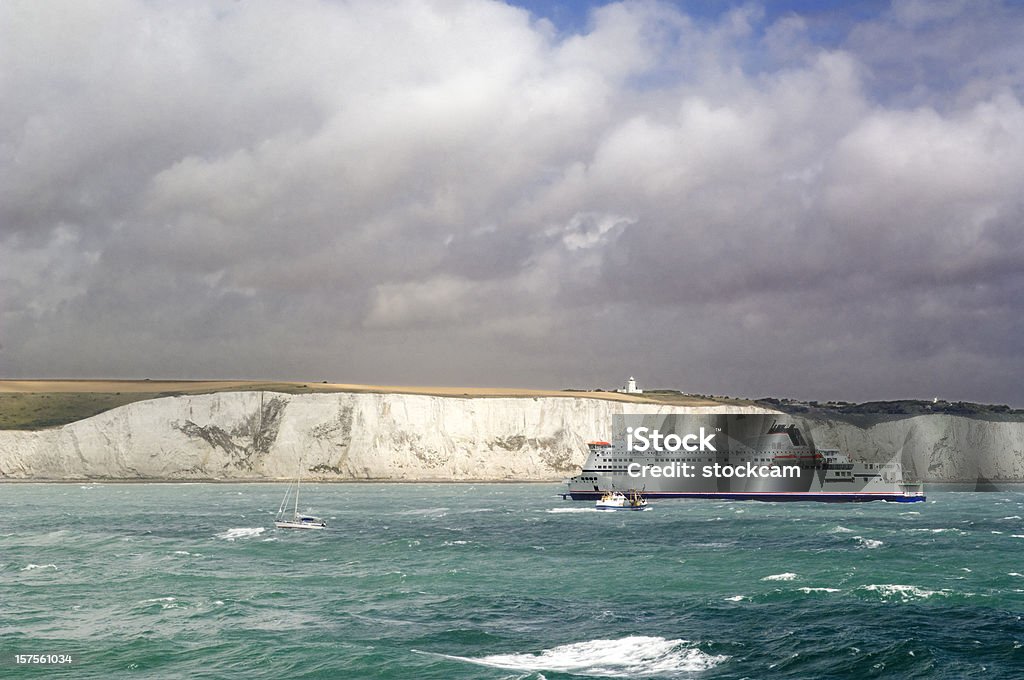 Der White Cliffs von Dover in Kent, England - Lizenzfrei Fähre Stock-Foto