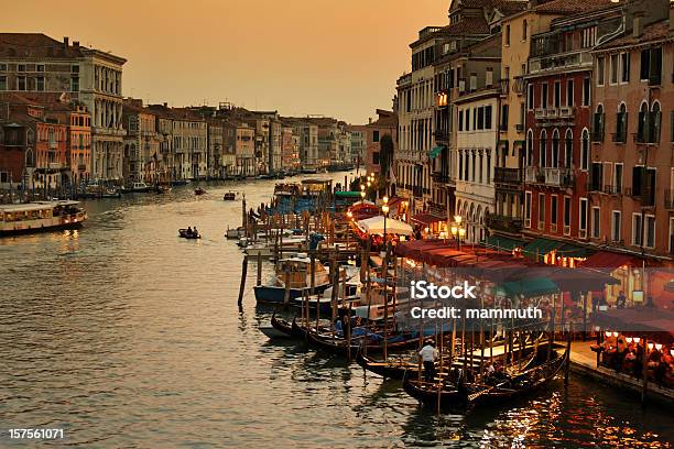 Grande Canal De Veneza Em Crepúsculo - Fotografias de stock e mais imagens de Ao Ar Livre - Ao Ar Livre, Canal - Água Corrente, Casa