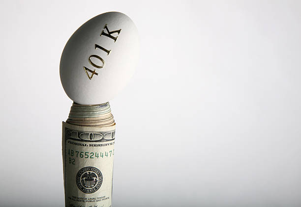 investir dinheiro em seu 401 k - investment mutual fund financial advisor nest egg - fotografias e filmes do acervo