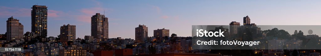 Wohnblöcken Lichter der Stadt bei Sonnenuntergang panorama San Francisco, Kalifornien - Lizenzfrei Stadtsilhouette Stock-Foto