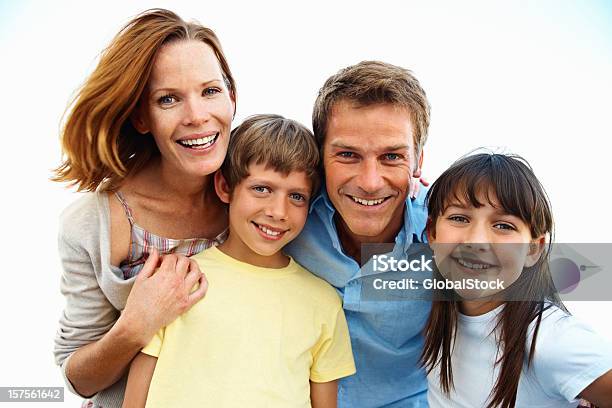 Foto de Retrato De Uma Família Se Divertindo e mais fotos de stock de 30 Anos - 30 Anos, 8-9 Anos, Adulto