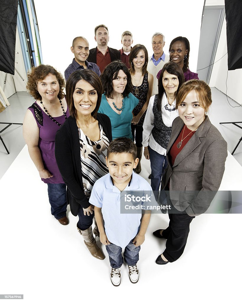 Grande gruppo di persone, che rappresenta una comunità; XXXL (isolato - Foto stock royalty-free di Fotografia da studio