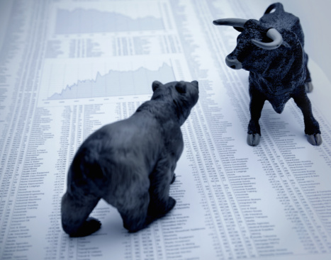 Stock market informe con bull and bear photo