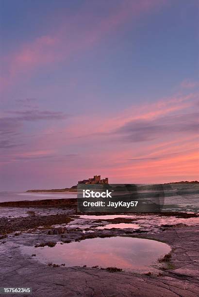 Zamek Bamburgh - zdjęcia stockowe i więcej obrazów Anglia - Anglia, Anglia Północno-wschodnia, Architektura