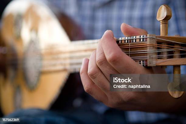 Mandolino E Musicista - Fotografie stock e altre immagini di Mandolino - Mandolino, Composizione orizzontale, Corda di uno strumento musicale