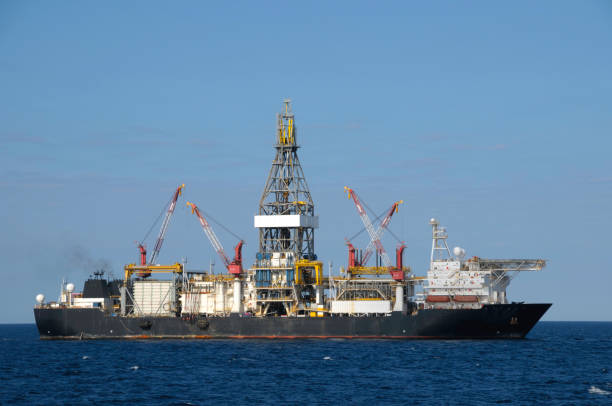 navire de forage - drillship photos et images de collection