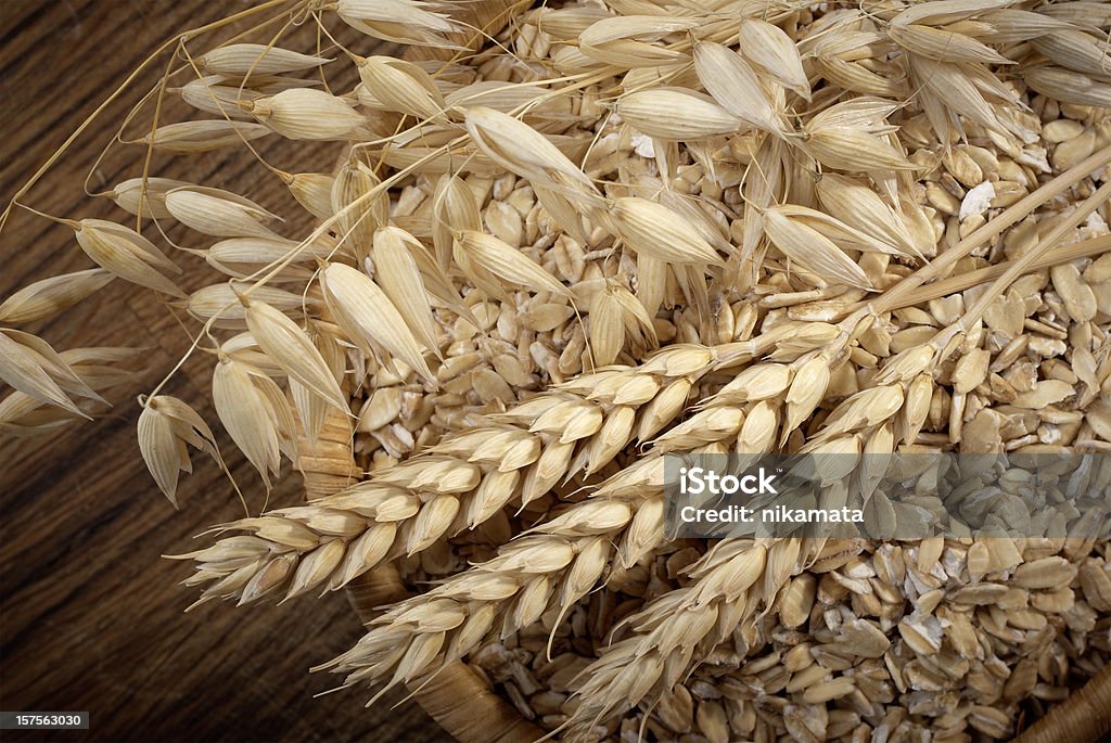 Alimentos saudáveis. Aveia e cereais integrais spikelets - Foto de stock de Alimentação Saudável royalty-free