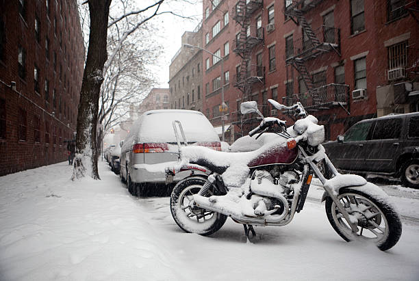 снег скрытой нью-йорка - motorcycle snow winter new york city стоковые фото и изображения