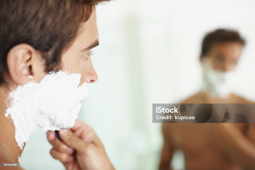 Detalhe de um jovem de Barba - Foto de stock de Creme de barbear royalty-free