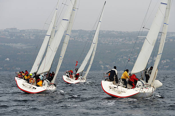 sailboats racing 레가타 - rope rigging nautical vessel day 뉴스 사진 이미지
