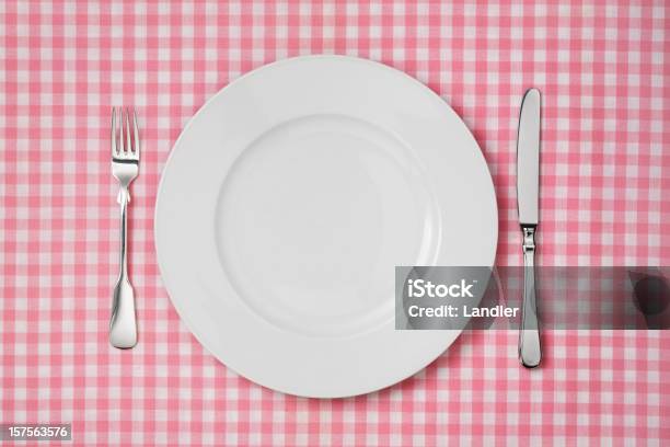 White Plate On Checkered Tablecloth Stock Photo - Download Image Now - Checked Pattern, Color Image, Crockery