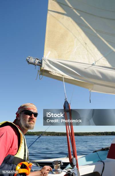 Photo libre de droit de Voile Dans Larchipel banque d'images et plus d'images libres de droit de Bateau à voile - Bateau à voile, Gilet de sauvetage, Navigation à voile