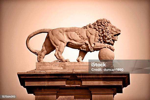 獅子像 - ライオンのストックフォトや画像を多数ご用意 - ライオン, 動物の足, スペイン