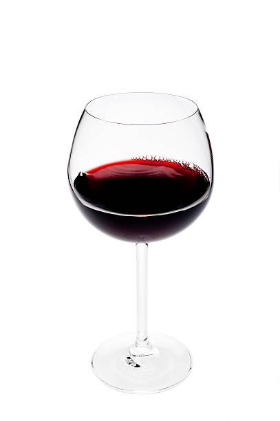 crystal verre de vin rouge - wineglass glass crystal studio shot photos et images de collection