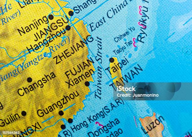 Close Up Of A Map Of Районе Тайваньского Пролива — стоковые фотографии и другие картинки Тайвань - Тайвань, Карта, Китай