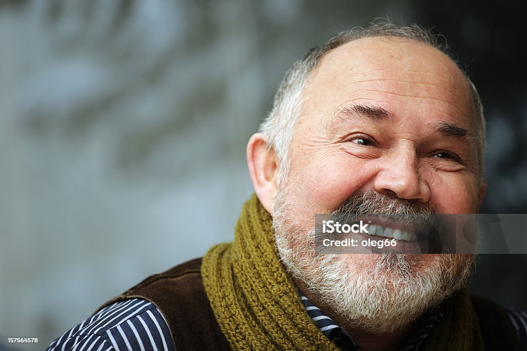 Retrato de un hombre de edad avanzada - Foto de stock de Adulto libre de derechos