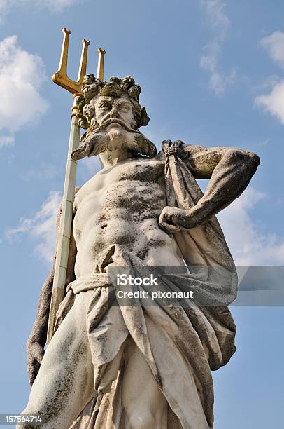 Photo libre de droit de Neptune Avec Trident banque d'images et plus d'images libres de droit de Neptune - Dieu romain - Neptune - Dieu romain, Trident - Lance, Dieu