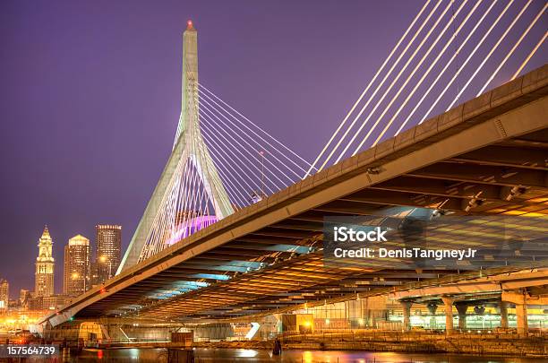 Zakim Bunker Hill Ponte Memorial De Boston - Fotografias de stock e mais imagens de Boston - Massachusetts - Boston - Massachusetts, Ao Ar Livre, Arquitetura