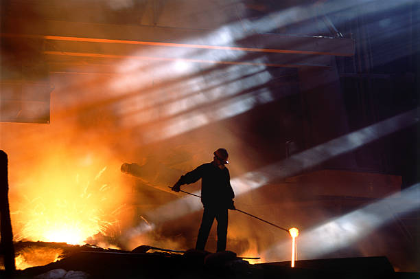 太陽の光 - steel mill ストックフォトと画像