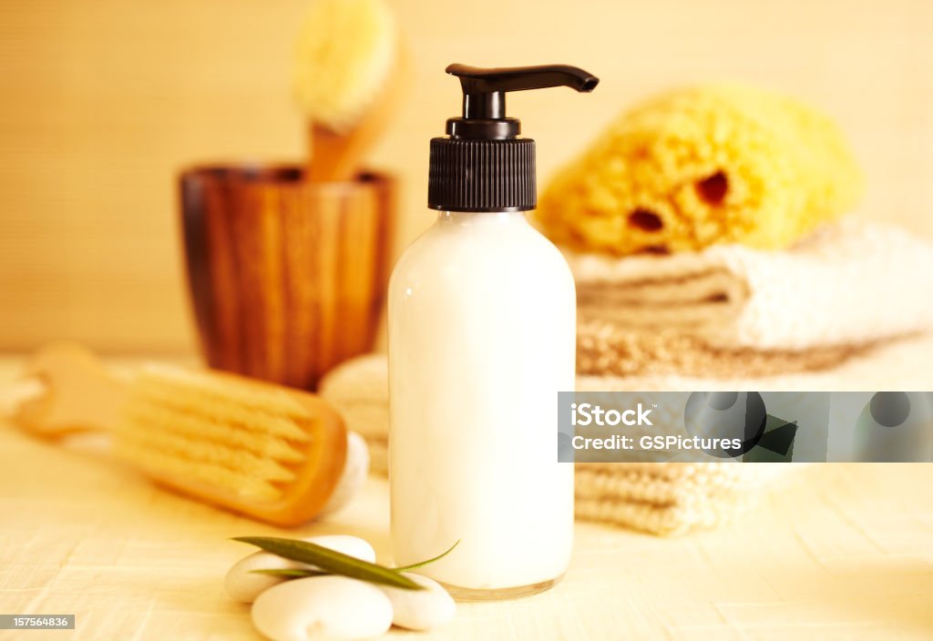 Spa-Stillleben mit feuchtigkeitsspendender lotion im Badezimmer - Lizenzfrei Creme Stock-Foto