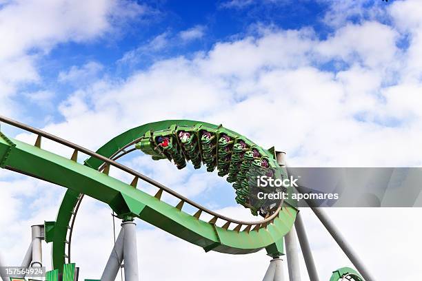 Upside Down Auf Einer Achterbahn Stockfoto und mehr Bilder von Achterbahn - Achterbahn, Bahngleis, Menschen