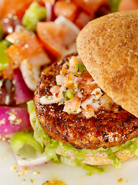 hambúrguer de frango teriyaki - turkey burger imagens e fotografias de stock
