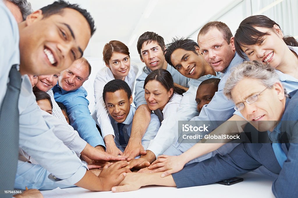 비즈니스 사람들이 자신의 손을 표시중 unity - 로열티 프리 20-29세 스톡 사진