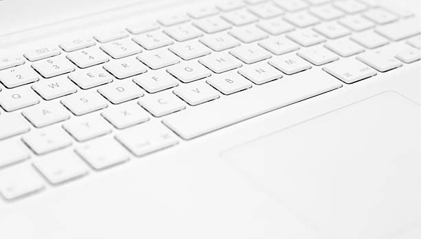 clavier d'ordinateur portable blanc - laptop keyboard photos et images de collection