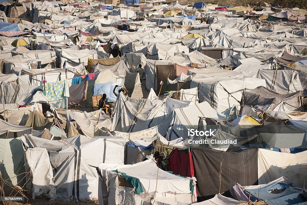 Лагерь для ВПЛ в Гаити - Стоковые фото Лагерь беженцев роялти-фри