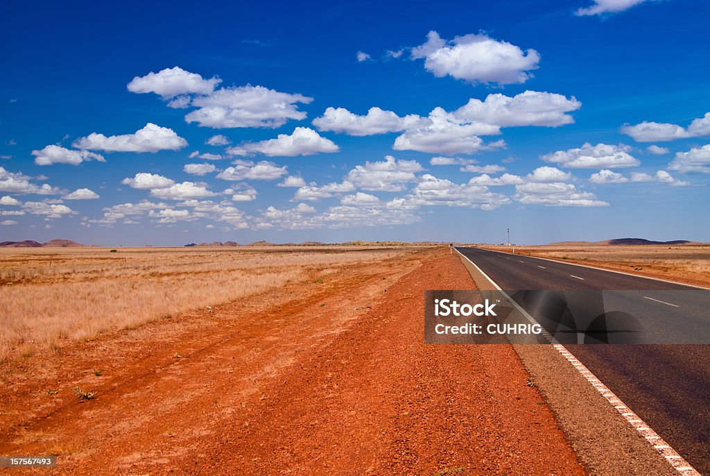 Deserto australiano Paisagem com Estrada Reta - Royalty-free Parque Nacional de Pilbara Foto de stock