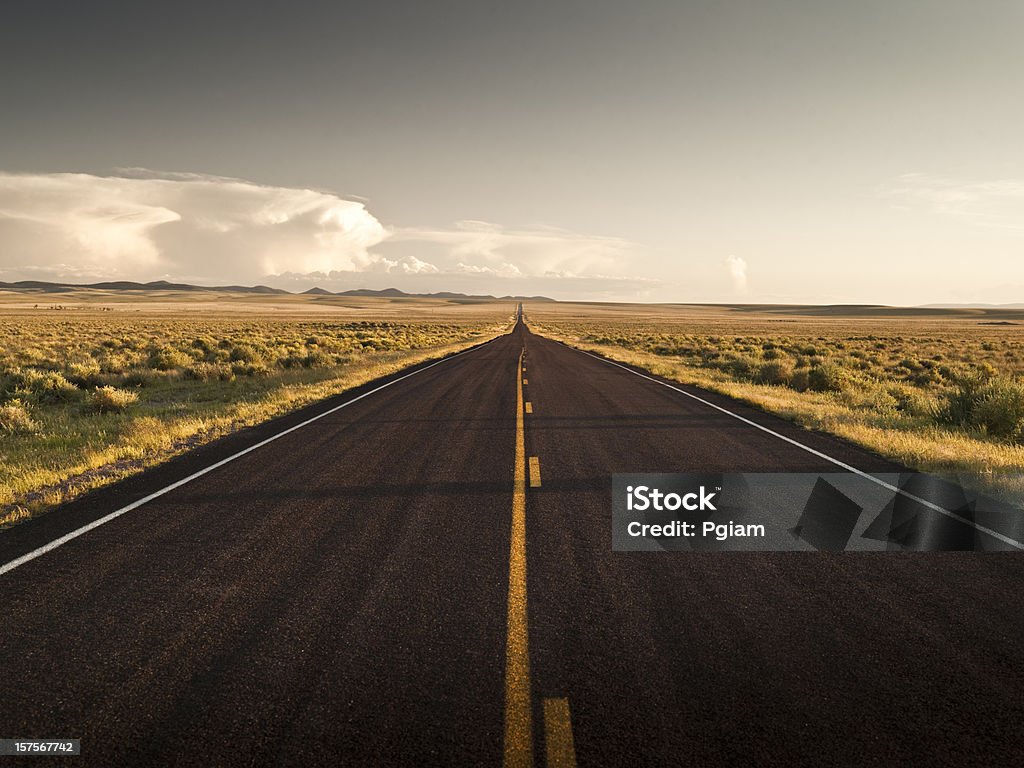 Strada nel Nuovo Messico, USA - Foto stock royalty-free di Ambientazione esterna