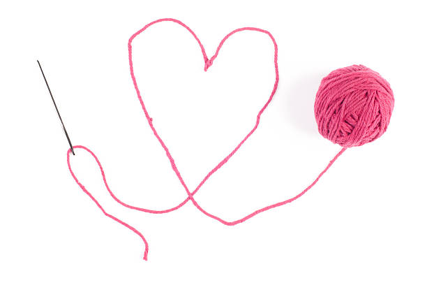 przędza serca - wool knitting heart shape thread zdjęcia i obrazy z banku zdjęć