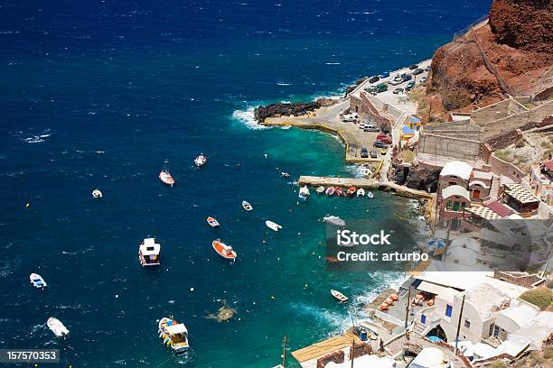 Oia Harbour Z Góry - zdjęcia stockowe i więcej obrazów Santorini - Santorini, Żeglarstwo, Architektura