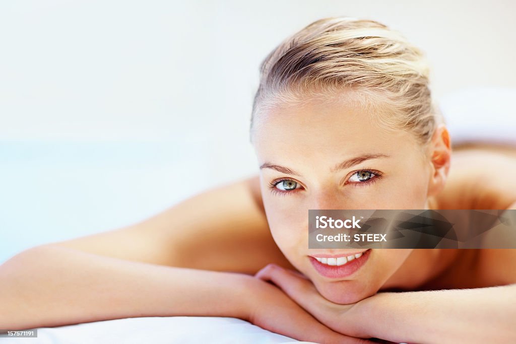 Hübsche junge schöne Frau in einem health-spa - Lizenzfrei 18-19 Jahre Stock-Foto