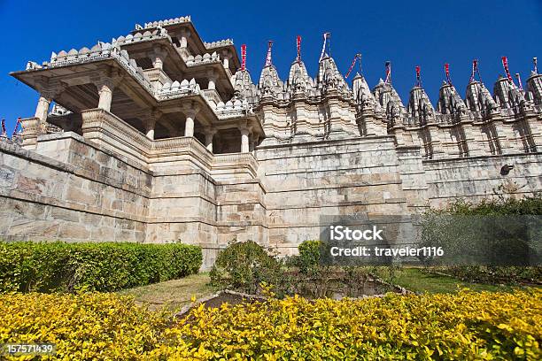 Adinatha Tempio Di Ranakpur India - Fotografie stock e altre immagini di Ambientazione esterna - Ambientazione esterna, Antico - Condizione, Bandiera
