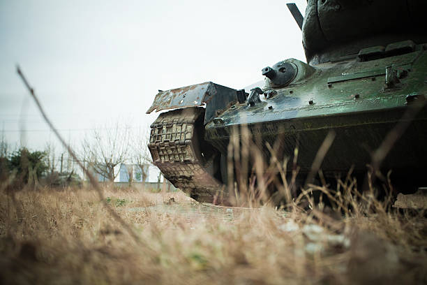 abandoned tank - rusland stockfoto's en -beelden