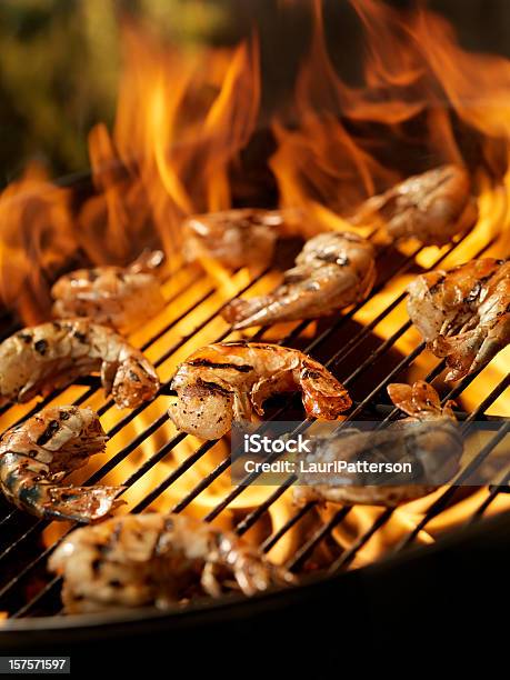 Krewetki Na Odkryty Grill - zdjęcia stockowe i więcej obrazów Grillowany - Grillowany, Krewetka - owoce morza, Barbecue