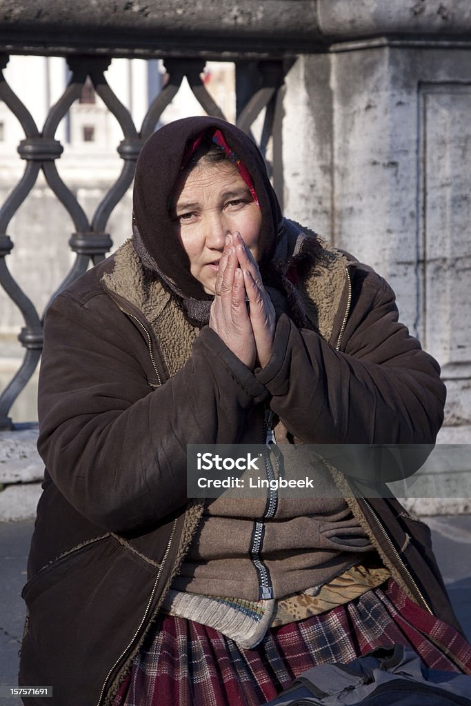 Bosniaco rifugiato Elemosina in Italia - Foto stock royalty-free di 45-49 anni